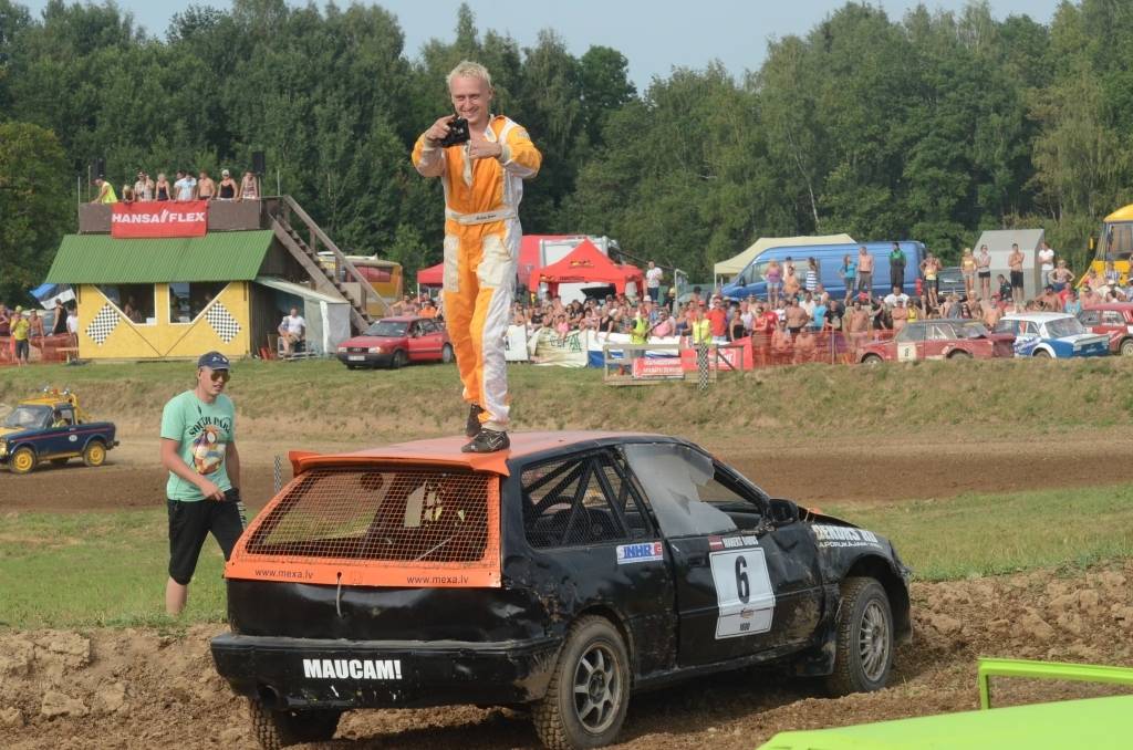 VIDEO: 2014. gada labākie momenti Vecpils autotrasē