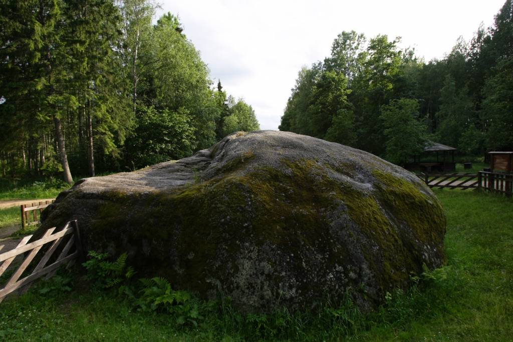 Senie milži - dižakmeņi