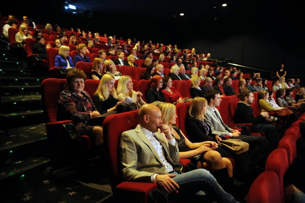 Prožektoru gaismā vietējās filmas