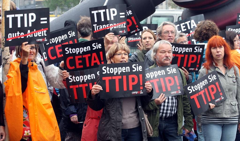Miljons cilvēku paraksta petīciju pret ASV un ES brīvās tirdzniecības līgumu
