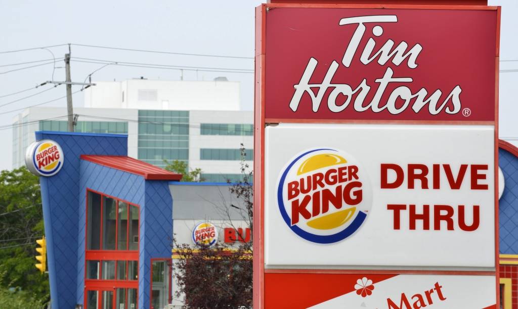 Kanāda atļauj Burger King iegādāties Tim Hortons