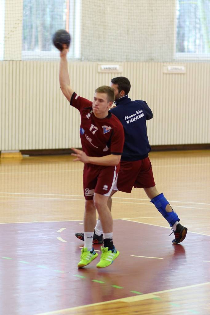FOTO: "Vaiņodes" handbolisti piedzīvo zaudējumu