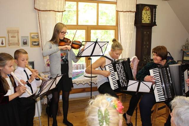 Nīcas mūzikas skolā dibina kapelu