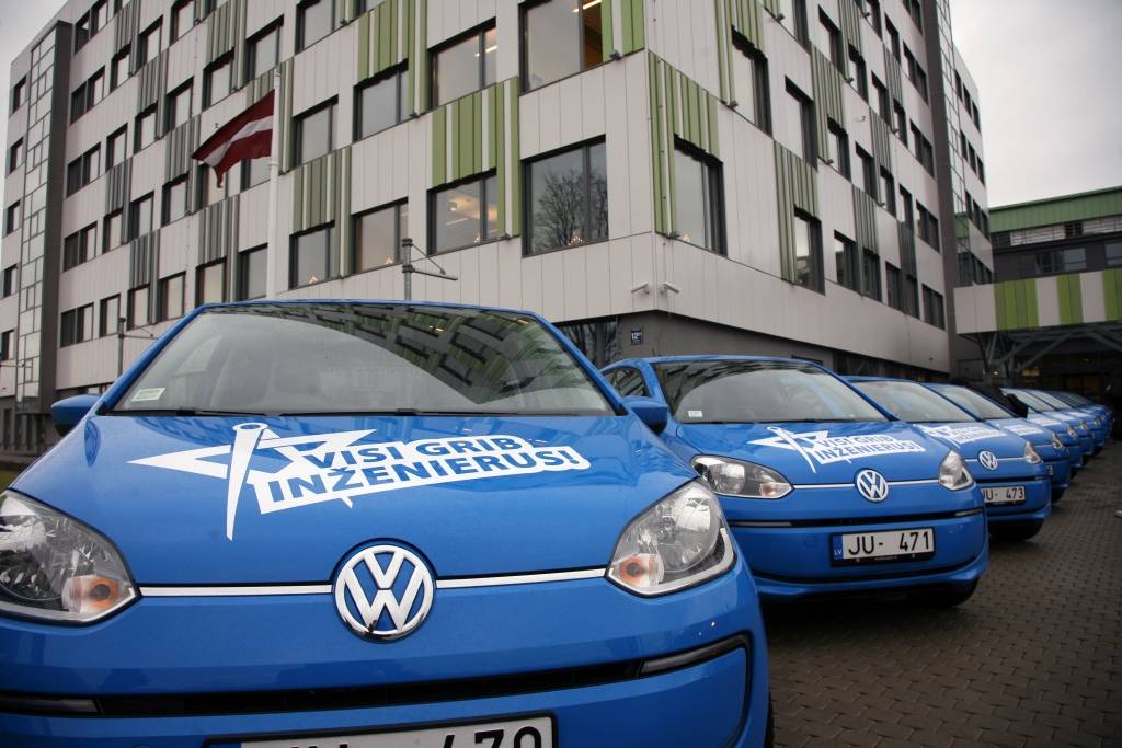 RTU iegādājusies 12 elektroautomobiļus