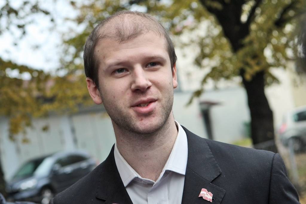 ECT nepārskata lēmumu Imantas hakeri Čalovski izdot ASV