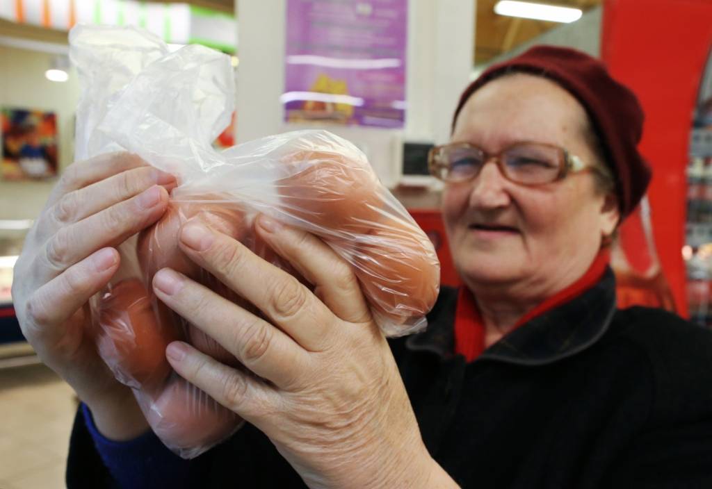 Kaļiņingradas apgabalā rubļa kursa krituma dēļ biežāk iepērkas lietuvieši un poļi