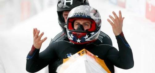 Bobslejisti cīņas turpinās Kalgari trasē