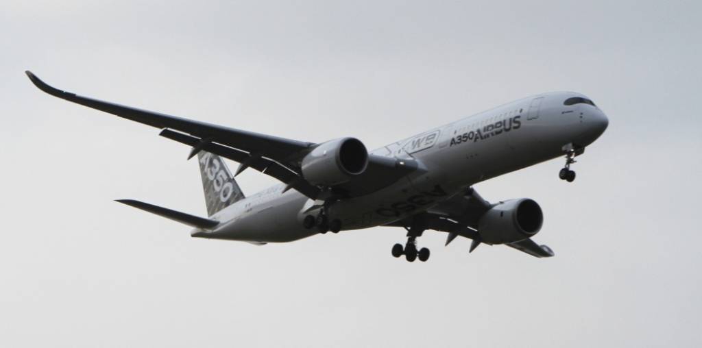 Airbus piegādā pirmo A350 lidmašīnu