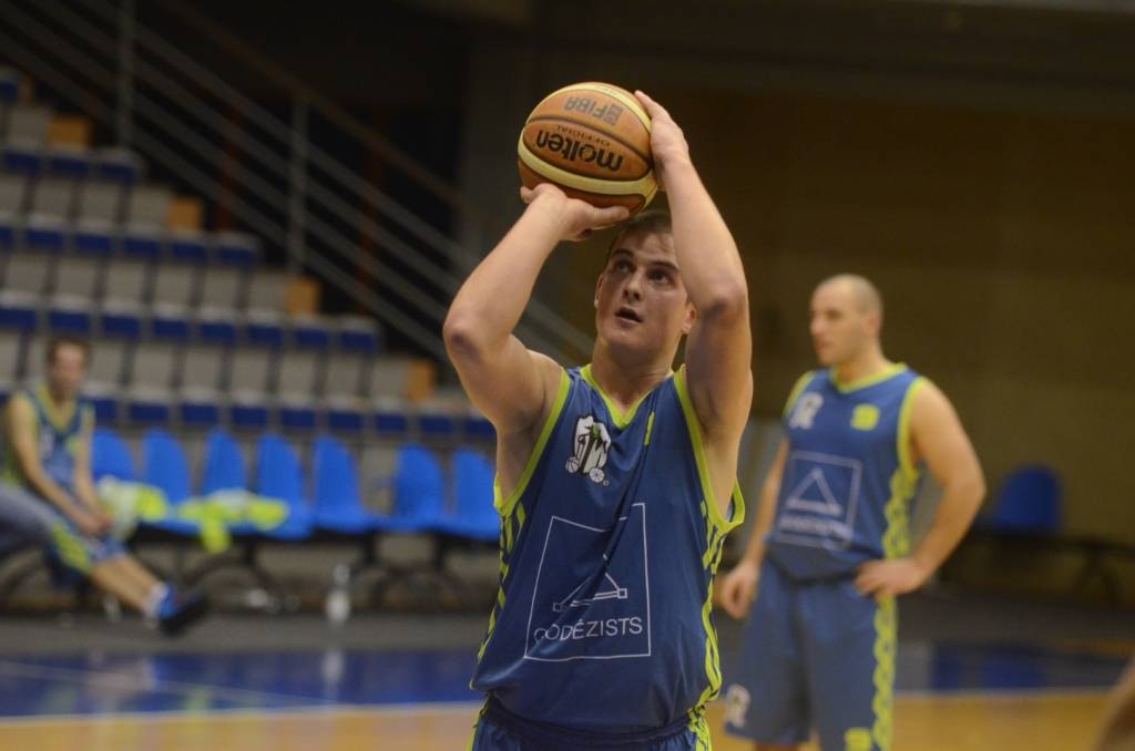 Spēlēs Liepājas basketbola čempionāta līdervienības