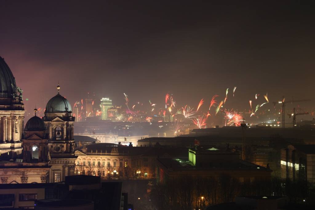 Aptauja: Populārākie Latvijas iedzīvotāju Jaunā gada sagaidīšanas galamērķi ārzemēs ir Lielbritānija un Vācija