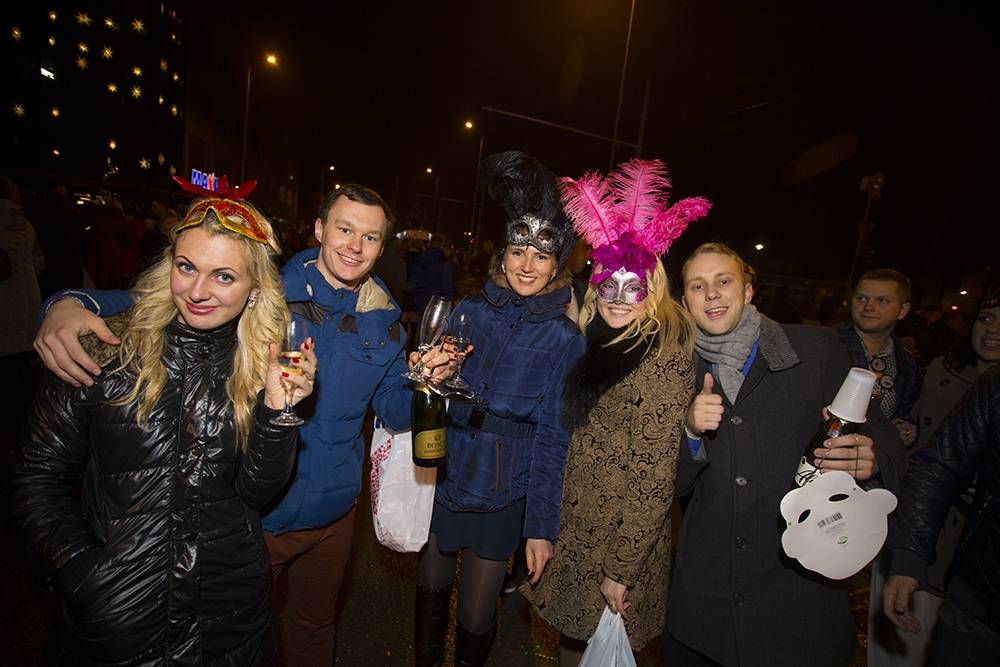 FOTO, VIDEO: Vēl laimīgu 2015. gadu!