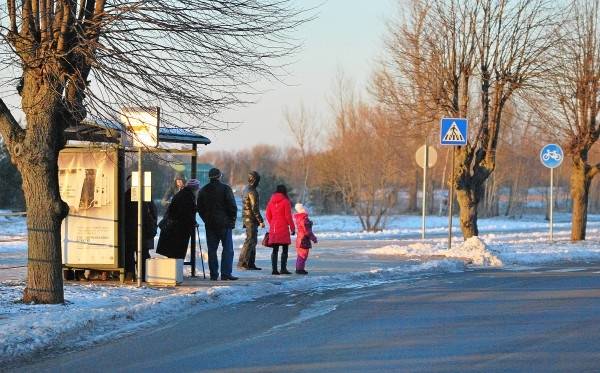 Izveido eksperimentālo autobusa maršrutu "Pulkveža Brieža iela" - "Šķēde"