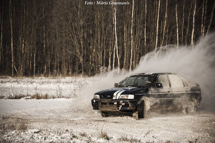 FOTO.VIDEO: Autosporta sacensību "EVE ziemas kauss 2015" otro posmu plāno Aizputes pusē
