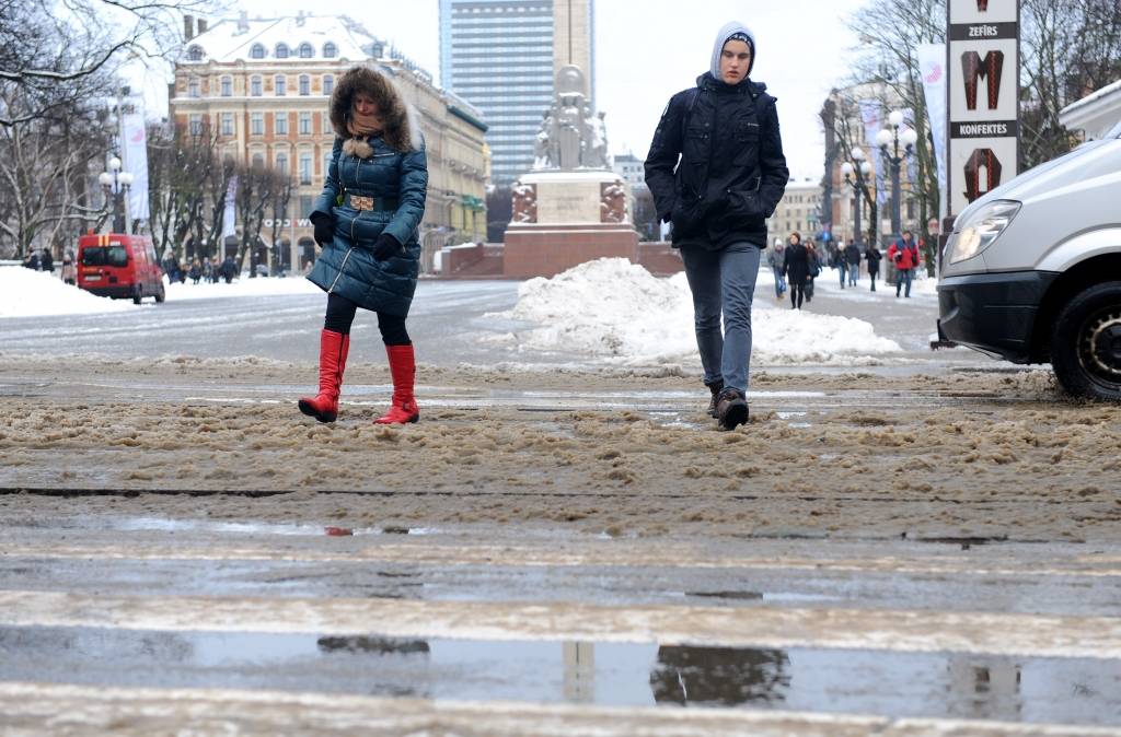Kāpēc tīrīt ielas, ja sniegs izkusīs pats