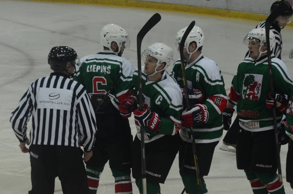 Hokeja komanda "Liepāja" papildina sastāvu
