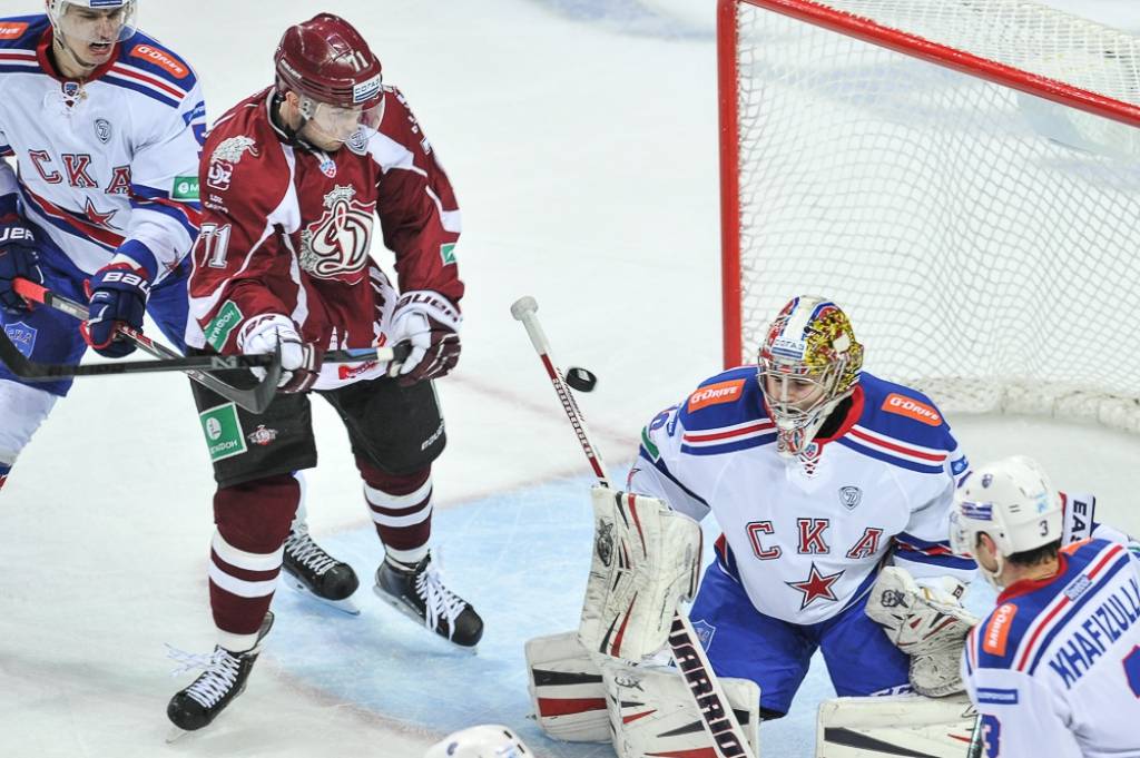FOTO: Rīgas Dinamo pret SKA piedzīvo pirmo neveiksmi šogad