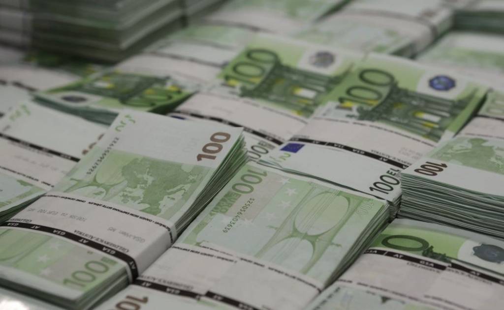 Vācijas iedzīvotāju privātie uzkrājumi pirmoreiz pārsniedz piecus triljonus eiro