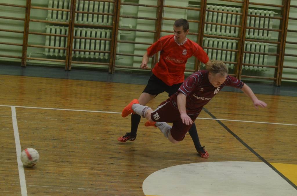 VIDEO: "Cīravas" futbolisti uzvar "Durbi"