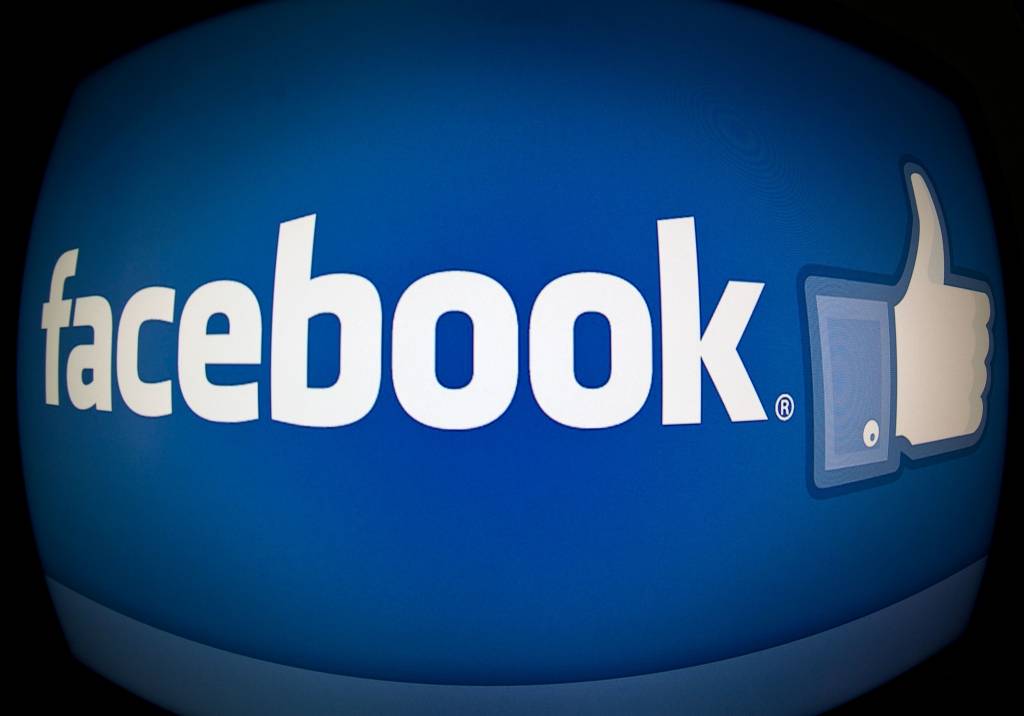 papildināts (9:17) - Atjaunota Facebook un Instagram darbība