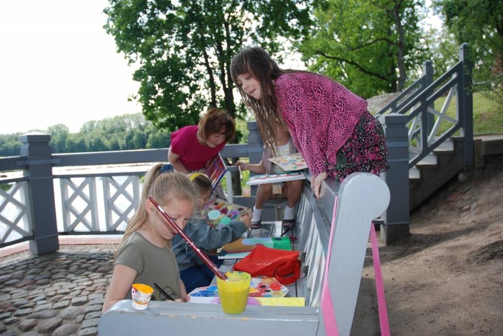 Izsludina bērnu un jauniešu nometņu projektu konkursu