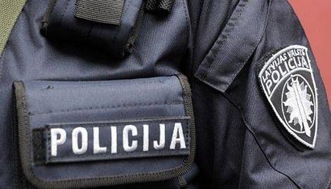 Lietuvā aiztur vīrieti par auto zādzību Liepājā