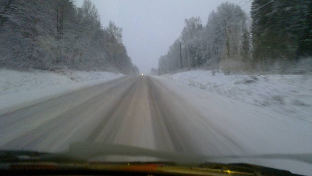 Sliktākais ceļu stāvoklis šorīt Kurzemē