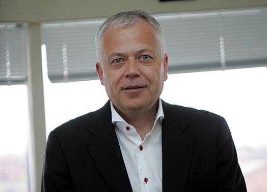 Sesks turpinās vadīt Liepājas partiju