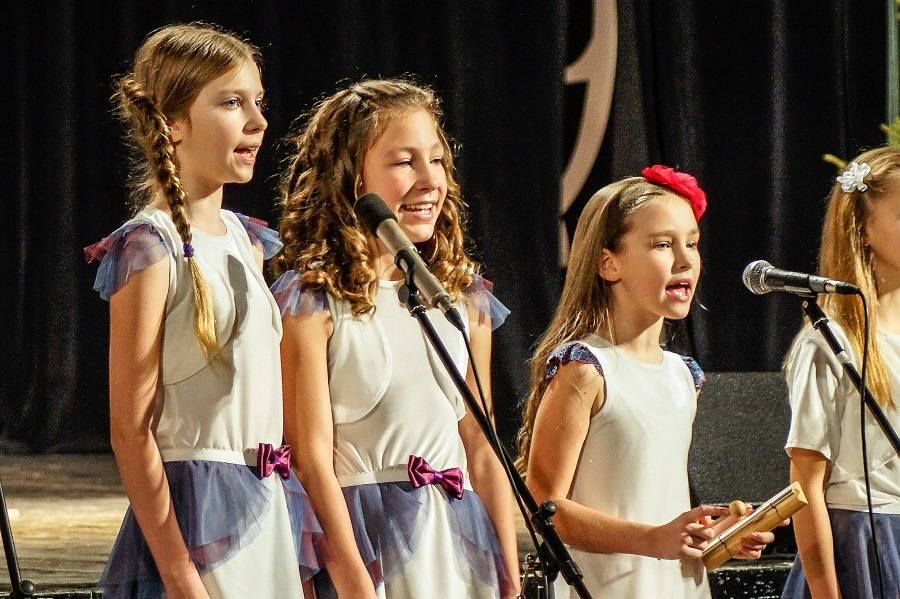Bērnu un jauniešu vokālo ansambļu un solistu konkurss “Pērļu lietus”