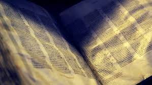 Kuldīgas novadā bijušās pagastmājas bēniņos atrod arhīva dokumentus no 19.gadsimta