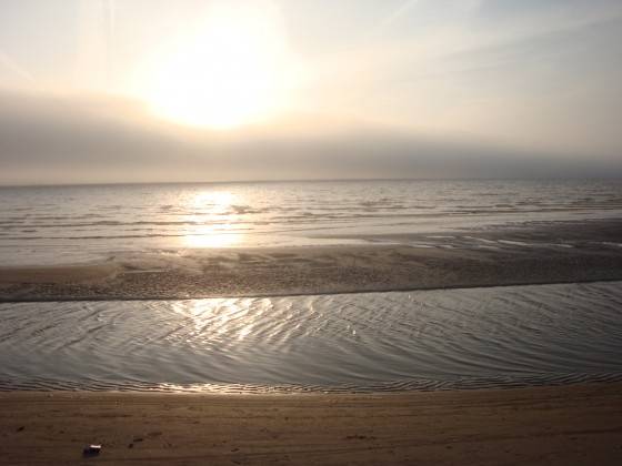 Nedēļas nogalē saglabāsies mitrs un apmācies laiks; nākamnedēļ kļūs vēsāks