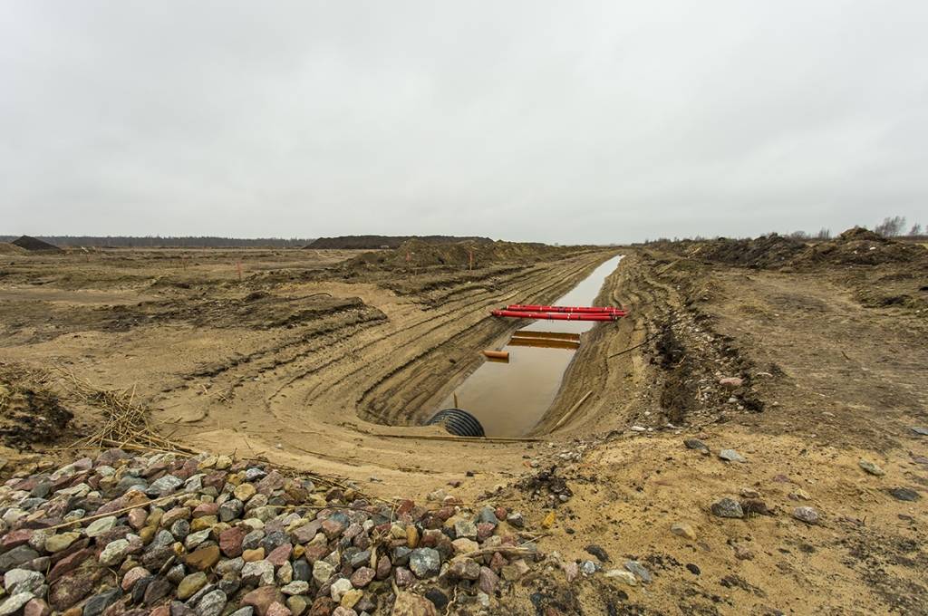 Liepājas lidostā būvē jauno skrejceļu