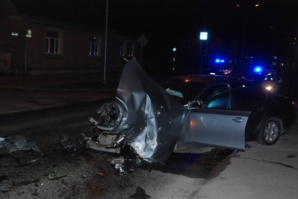 FOTO: Liepājā notiek smaga avārija