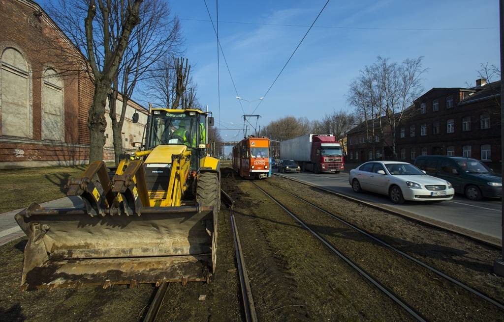 Pārcels divas pieturvietas Brīvības ielā