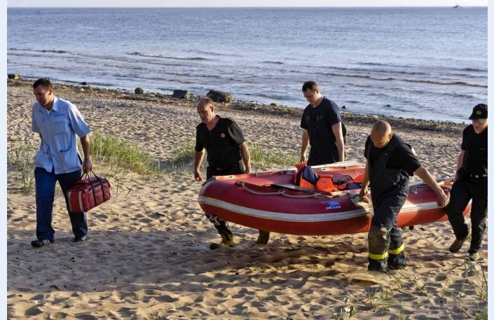 Palīdz tikt uz sauszemes