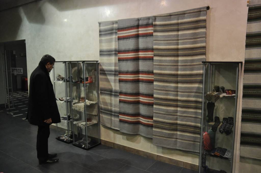 FOTO: Atklāj izstādi "Zili zaļi brīnumi"