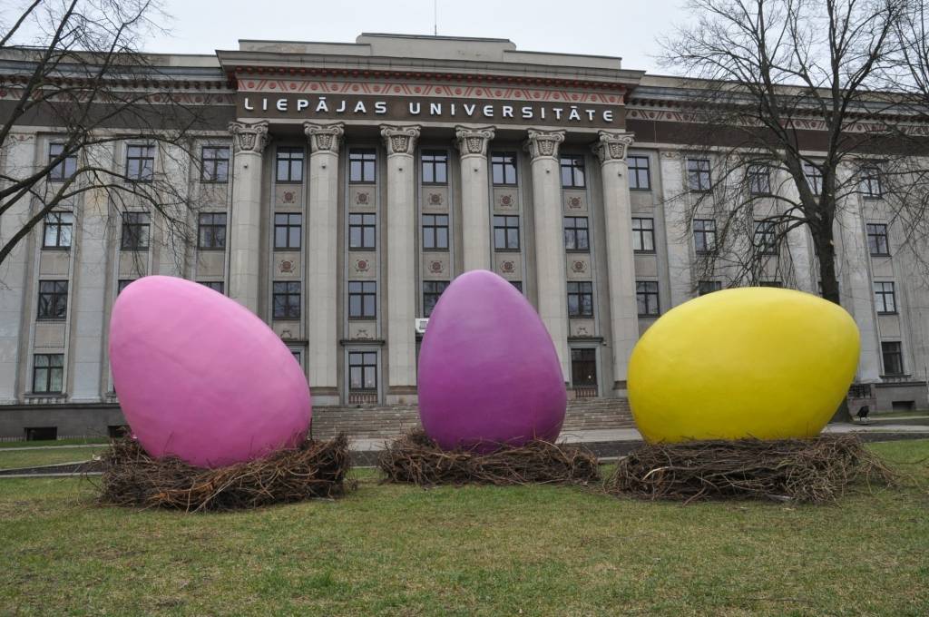 FOTO: Spēlē "eXperiments" sacenšas Kurzemes pusfināla skolu komandas