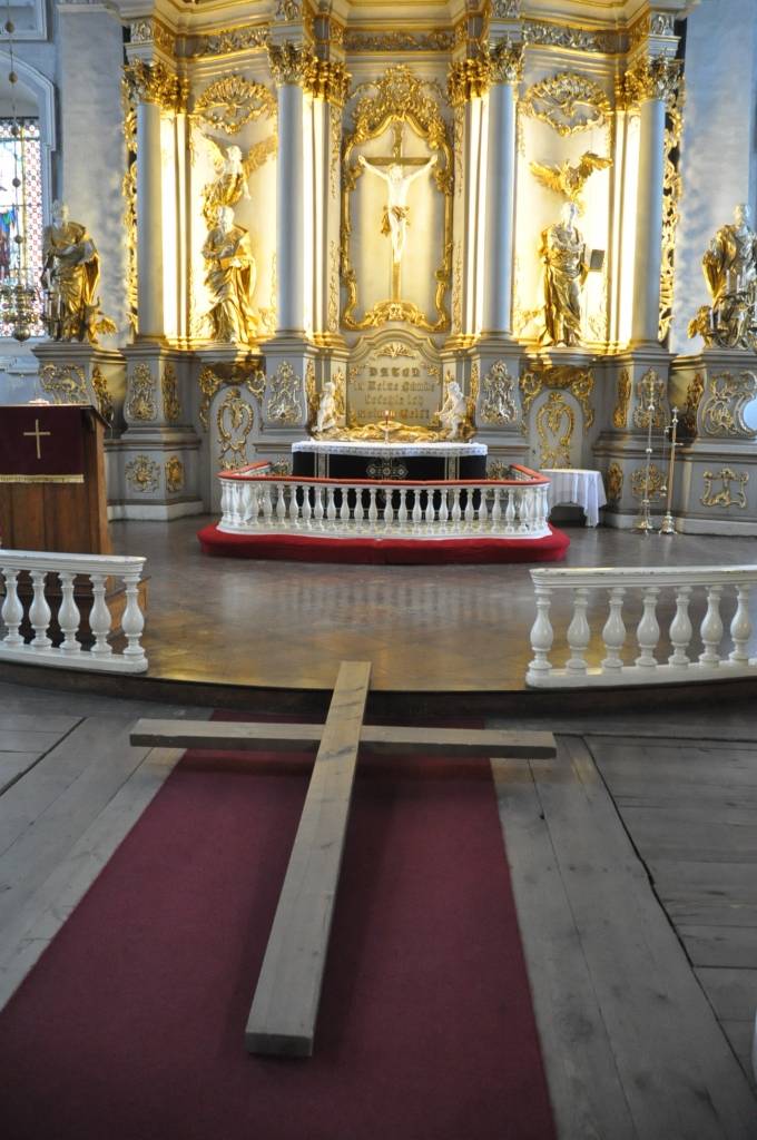 FOTO: Dodas Krusta ceļa gājienā