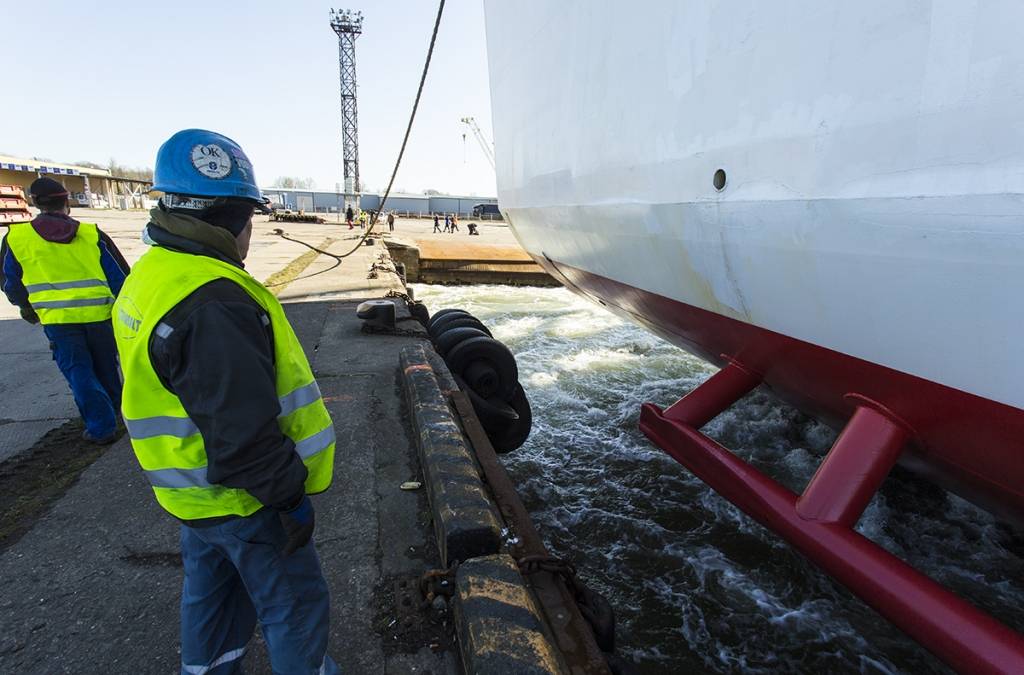 FOTO: Prāmis "Stena Flavia" pietauvojas Liepājā