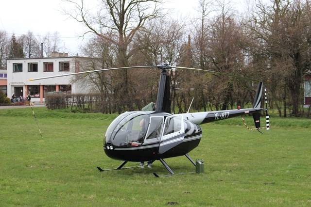 Nīcā interesi izraisa helikoptera parādīšanās