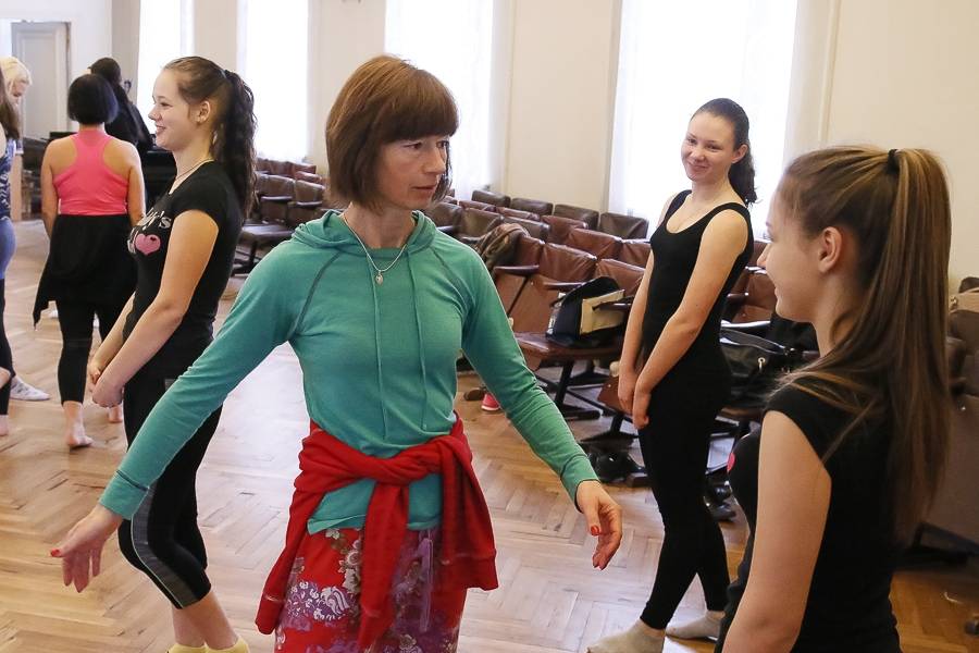 FOTO: Dejas diena ienāk Liepājas Universitātē