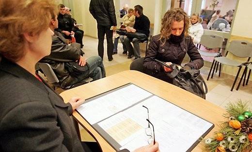 Bezdarbnieka pabalstu turpmāk varēs saņemt tikai cilvēki ar deklarētu dzīvesvietu