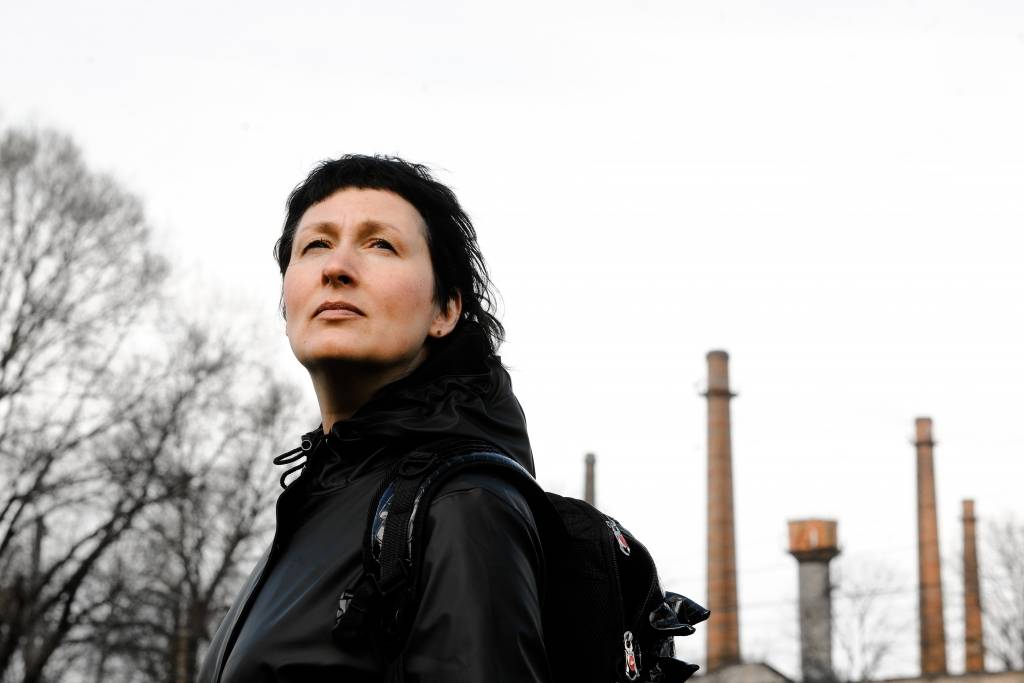 Ieva Ozoliņa par mežonīgajiem deviņdesmitajiem. Ģimenes lieta