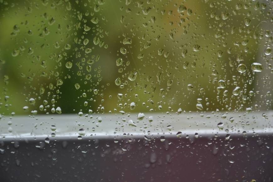 Nedēļas vidū gaidāmi ilgstoši un stipri nokrišņi