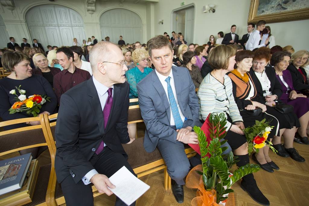 FOTO: Liepājas Valsts 1. ģimnāzijai - 95