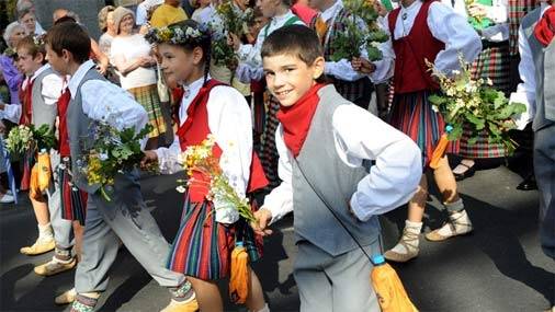 Skolu jaunatnes dziesmu un deju svētki aicina pieteikties brīvprātīgos