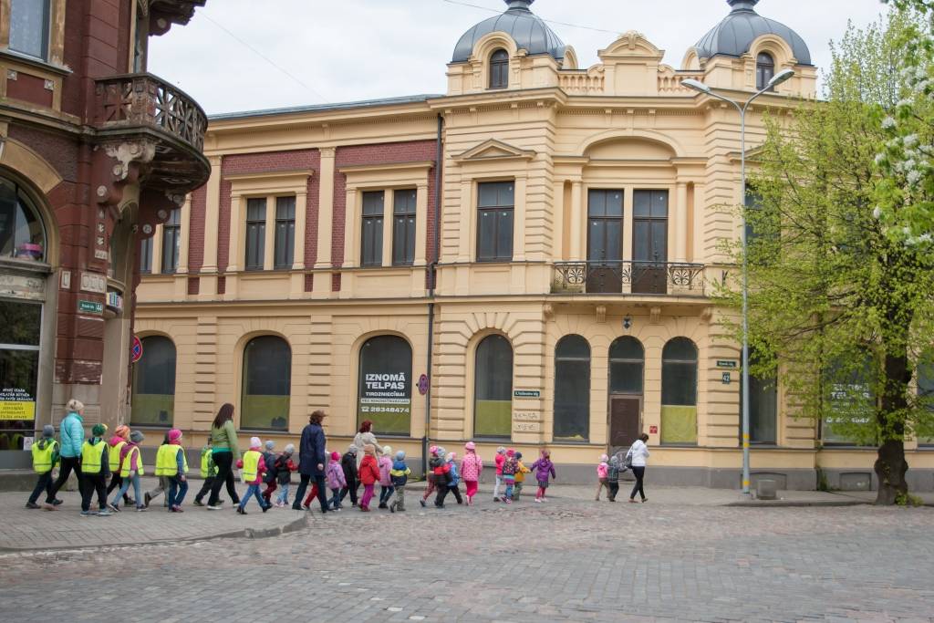 FOTO: Mazie liepājnieki pilsētu dara krāšņāku
