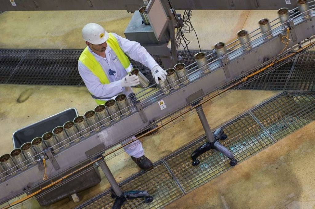 FOTO: Kā ražo Dukša pusdienas: Pedigree ražotnē