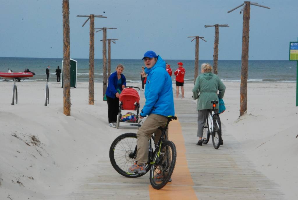 FOTO.VIDEO: Liepājā svinīgi paceļ Zilo karogu