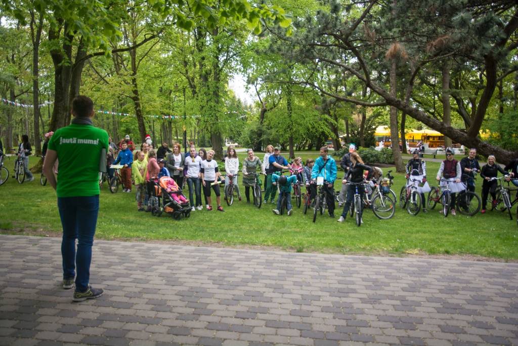 Sacenšas "Stikla skrējienā"