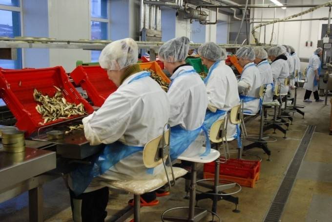 Zivju pārstrādes uzņēmumā "Kolumbija" atlaisti 225 darbinieki